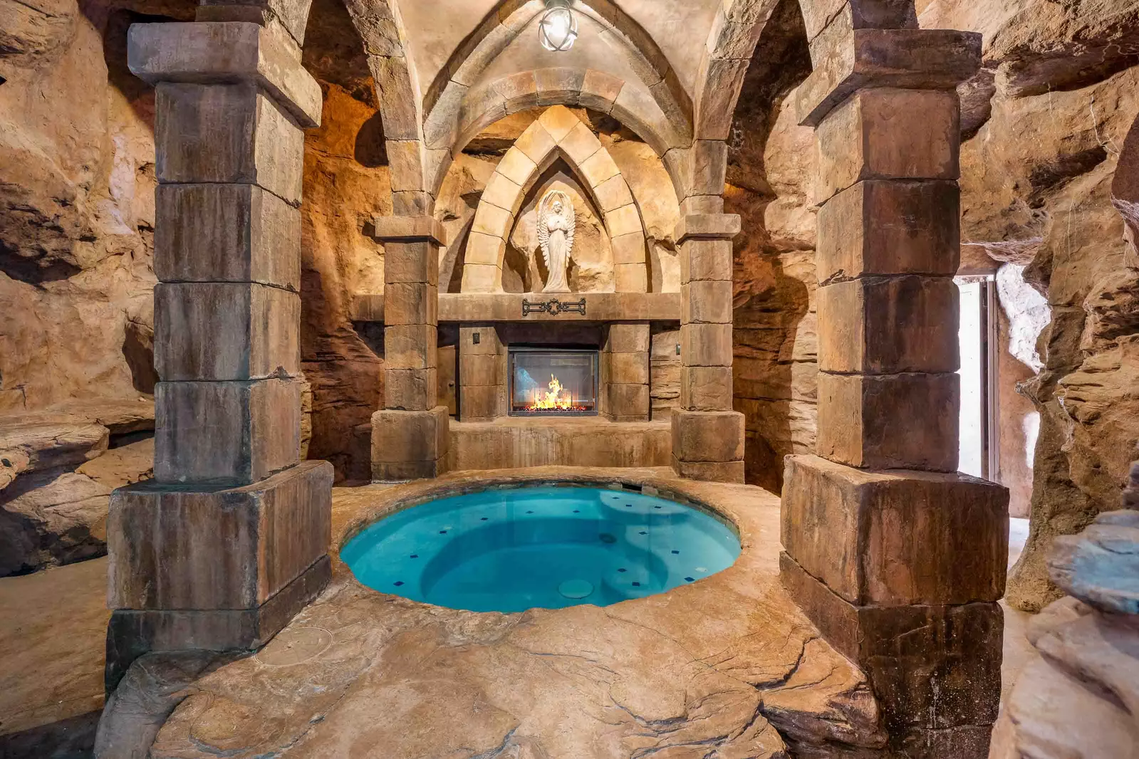 Grotto/Private Hot Tub