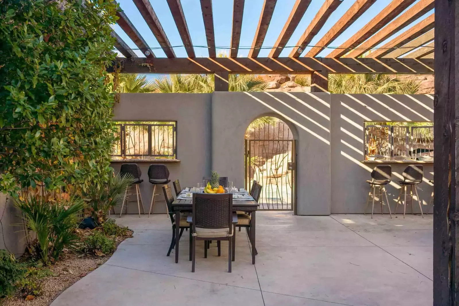 Courtyard and Outdoor Dining