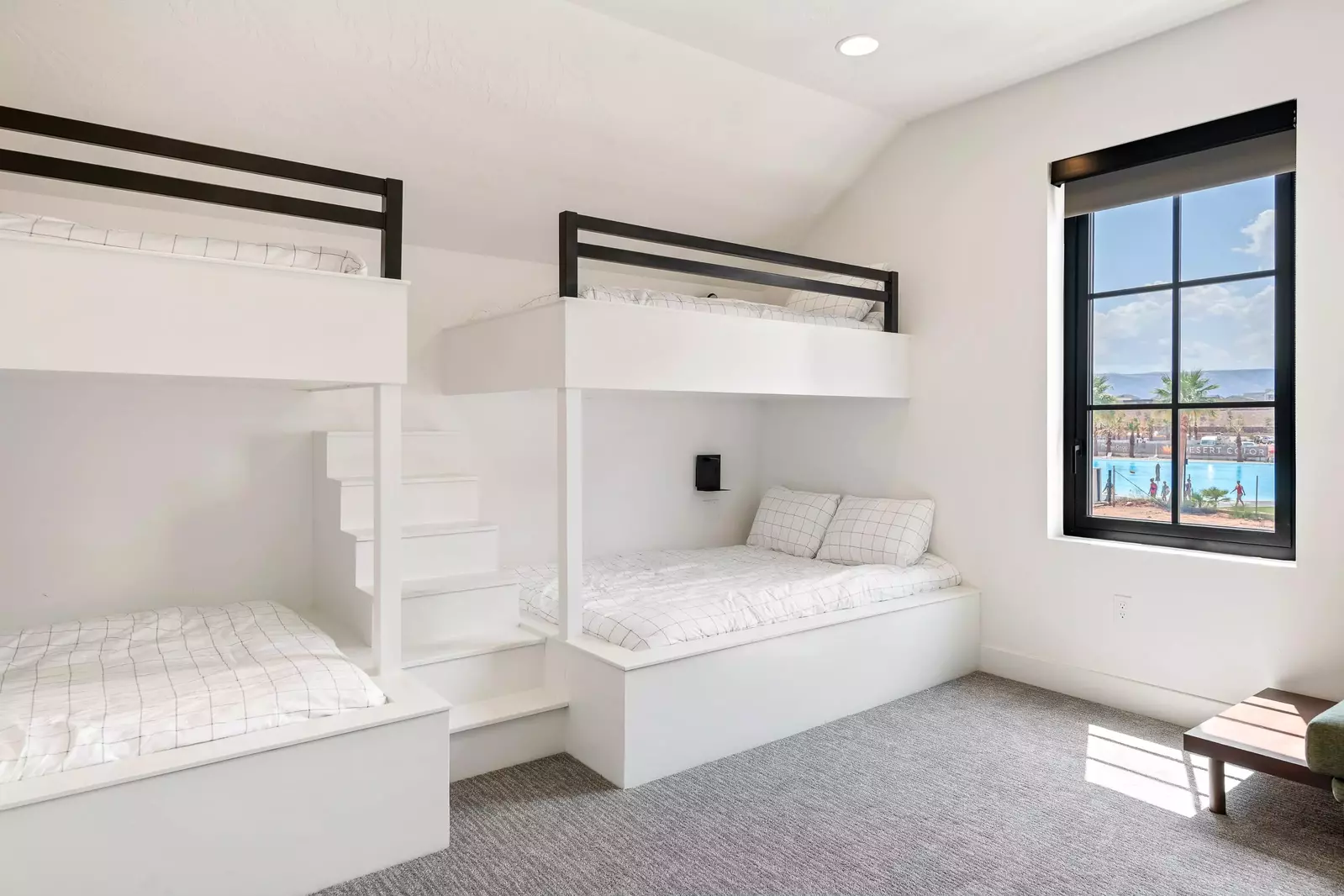 2 Twin/Double Bunks