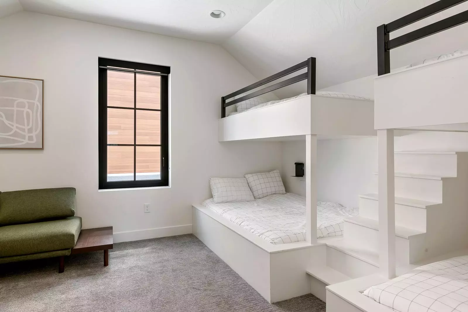 2 Twin/Double Bunks