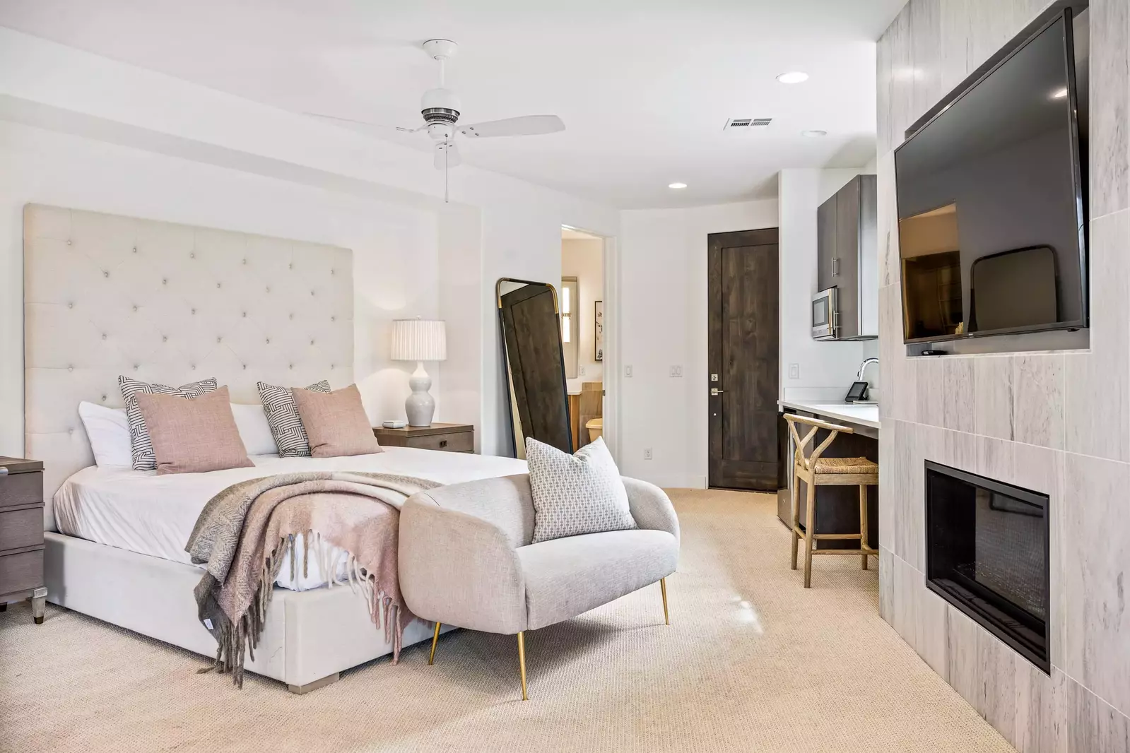 King Master Suite with Casita