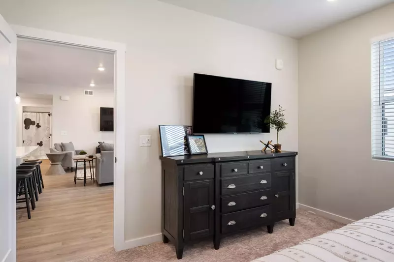 King Bedroom TV