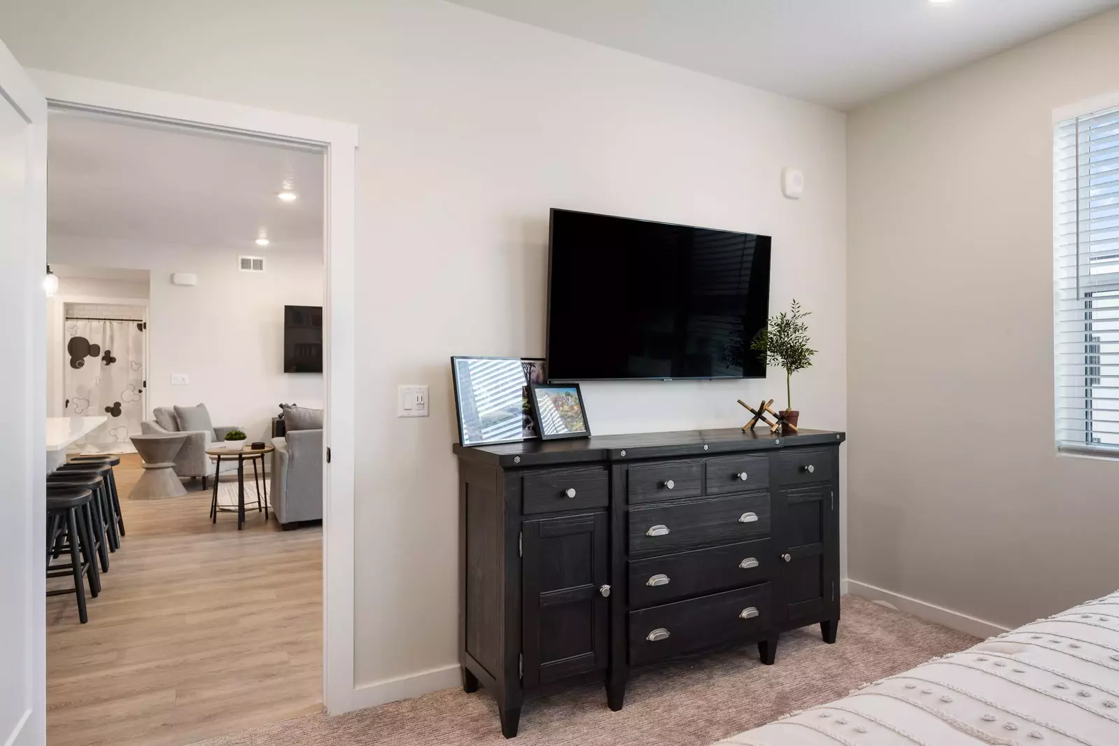 King Bedroom TV