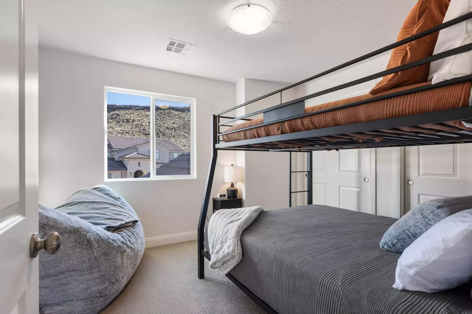 Full / Queen Bunk Room