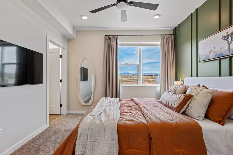 Queen Bedroom