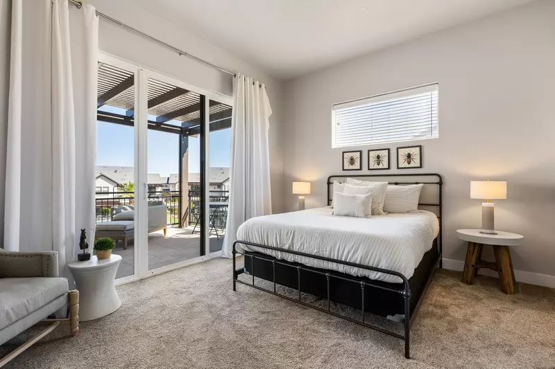 Queen Bedroom