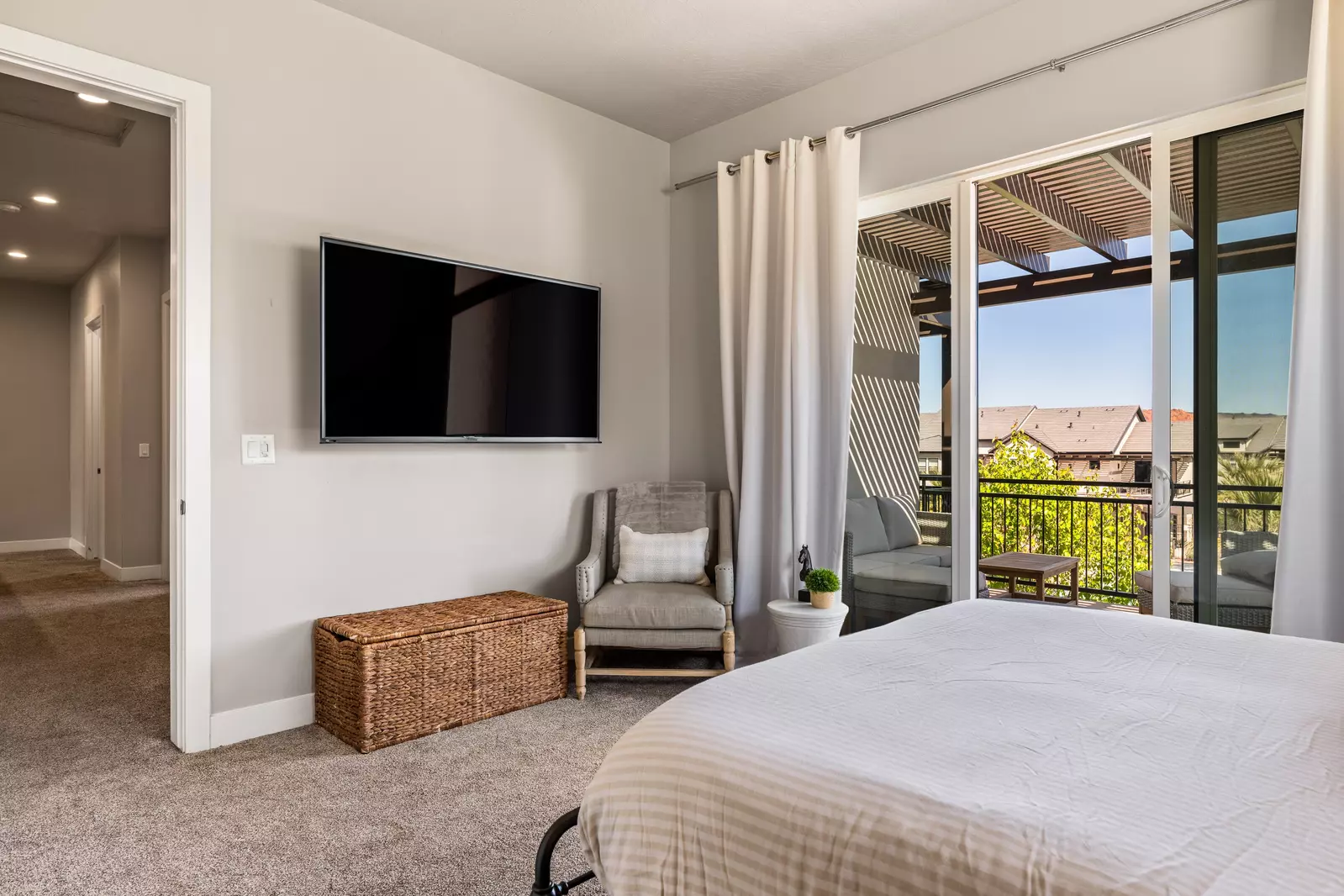 Queen Bedroom