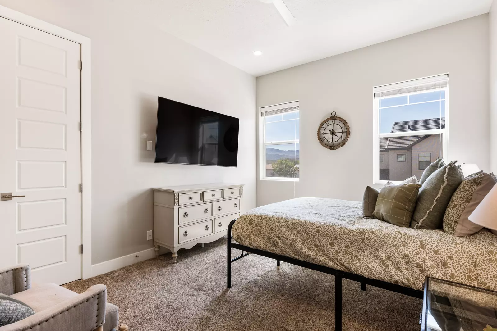 Queen Bedroom