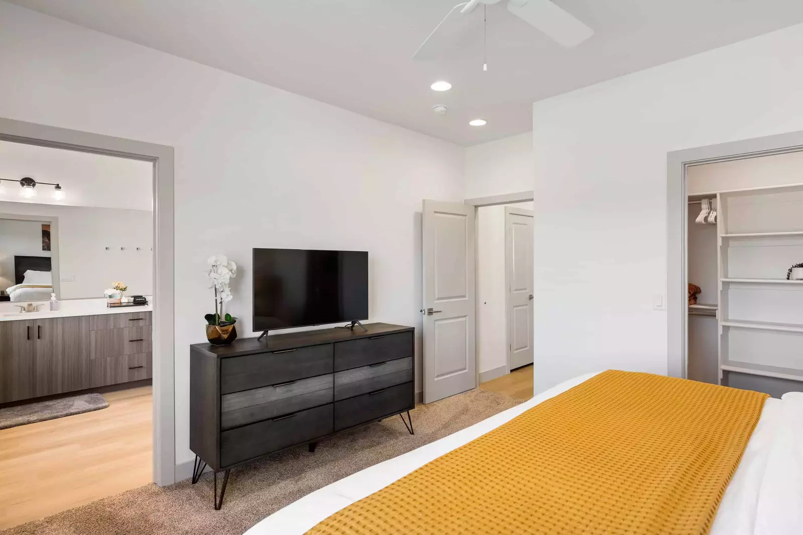King Bed with Master Bath