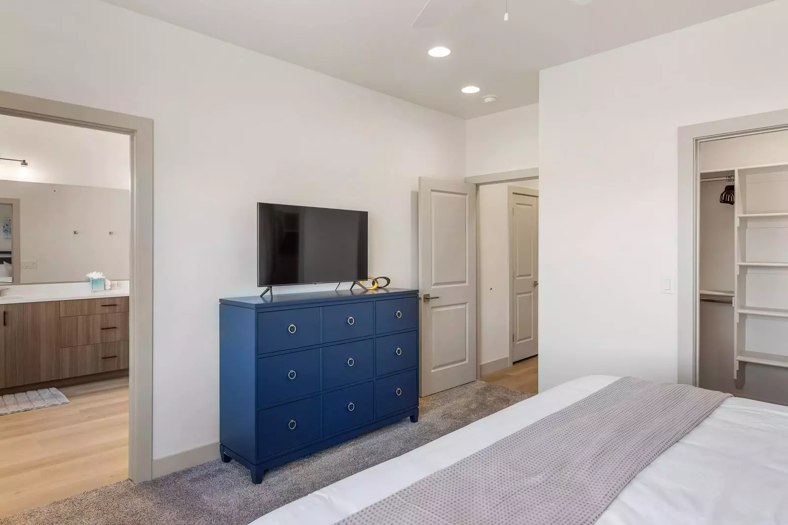 Queen Bedroom