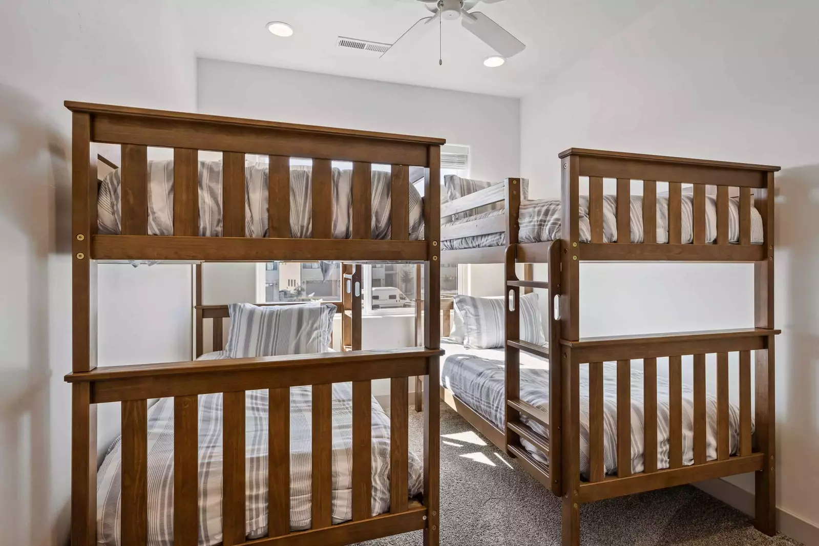 2 Twin/Twin Bunk Room