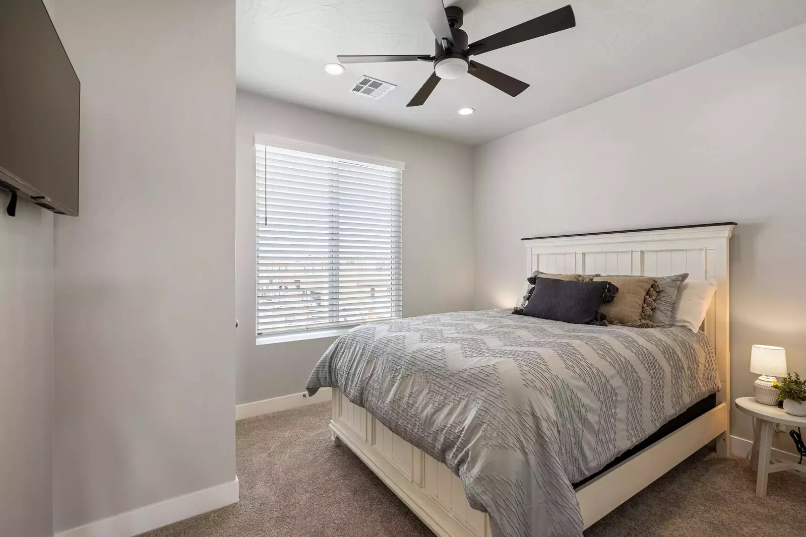 Queen Bedroom