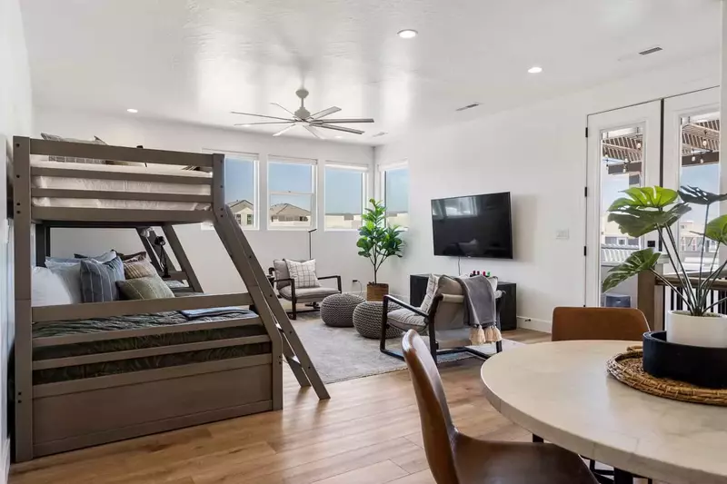 Bunkroom / Loft T/Q