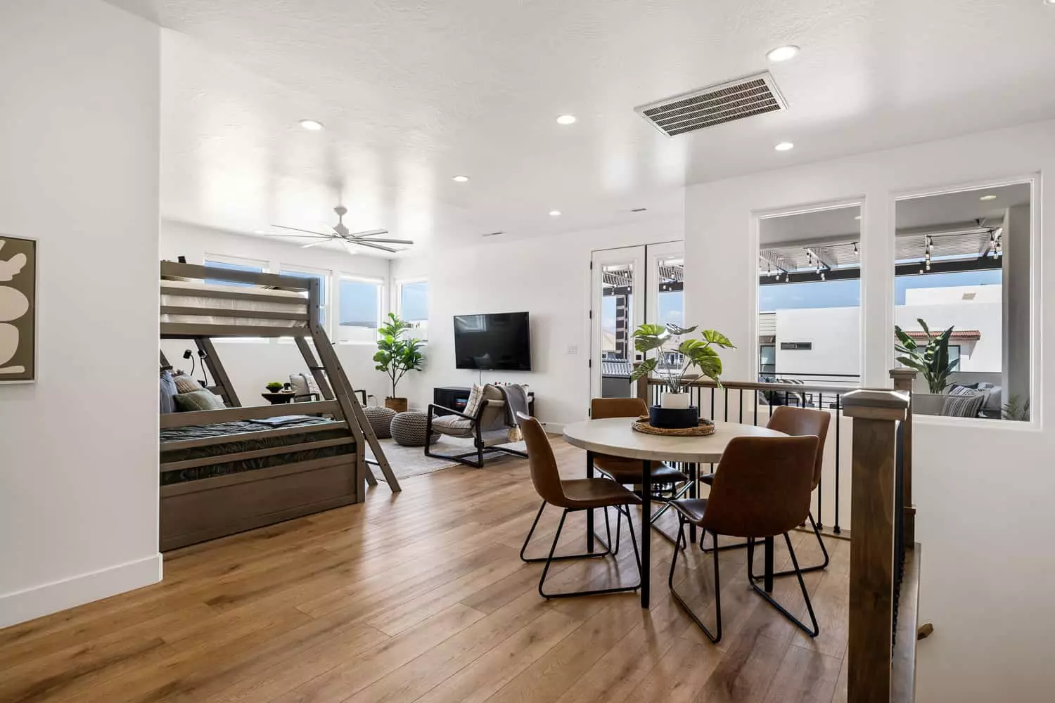 Bunkroom / Loft T/Q