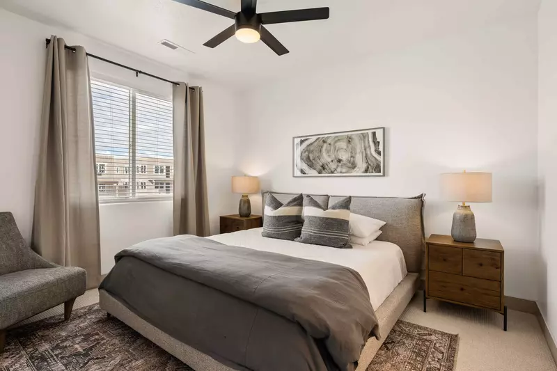Unit 2 Queen Bedroom
