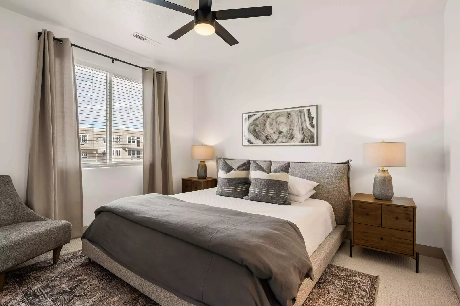 Unit 2 Queen Bedroom