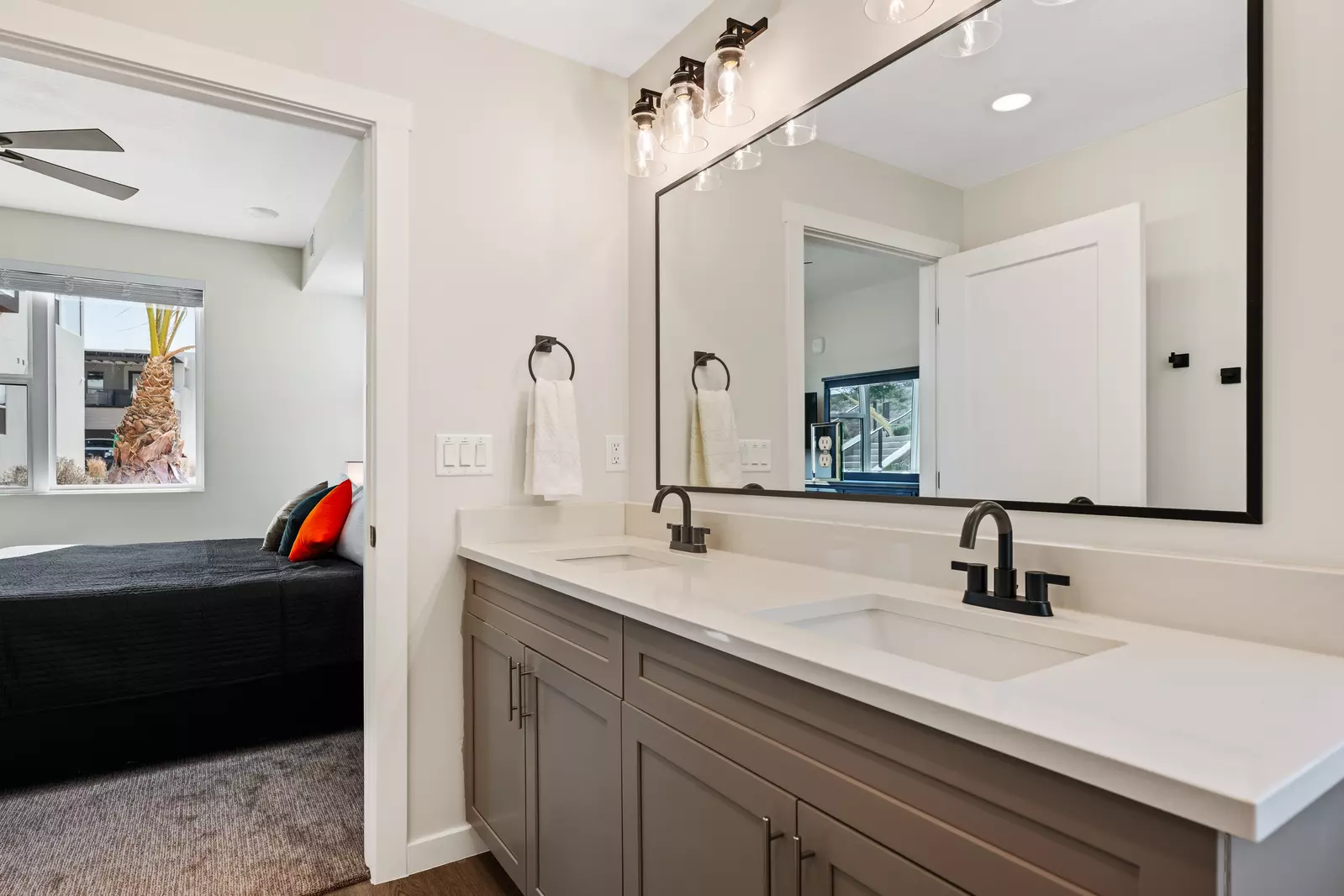 Attached King Bathroom