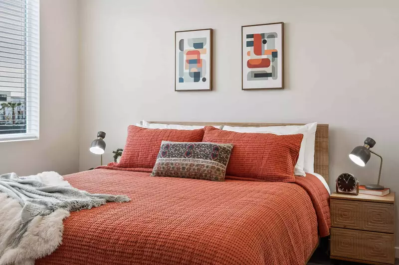 Master King Bed/Private Bathroom with shower