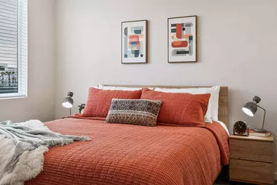 Master King Bed/Private Bathroom with shower