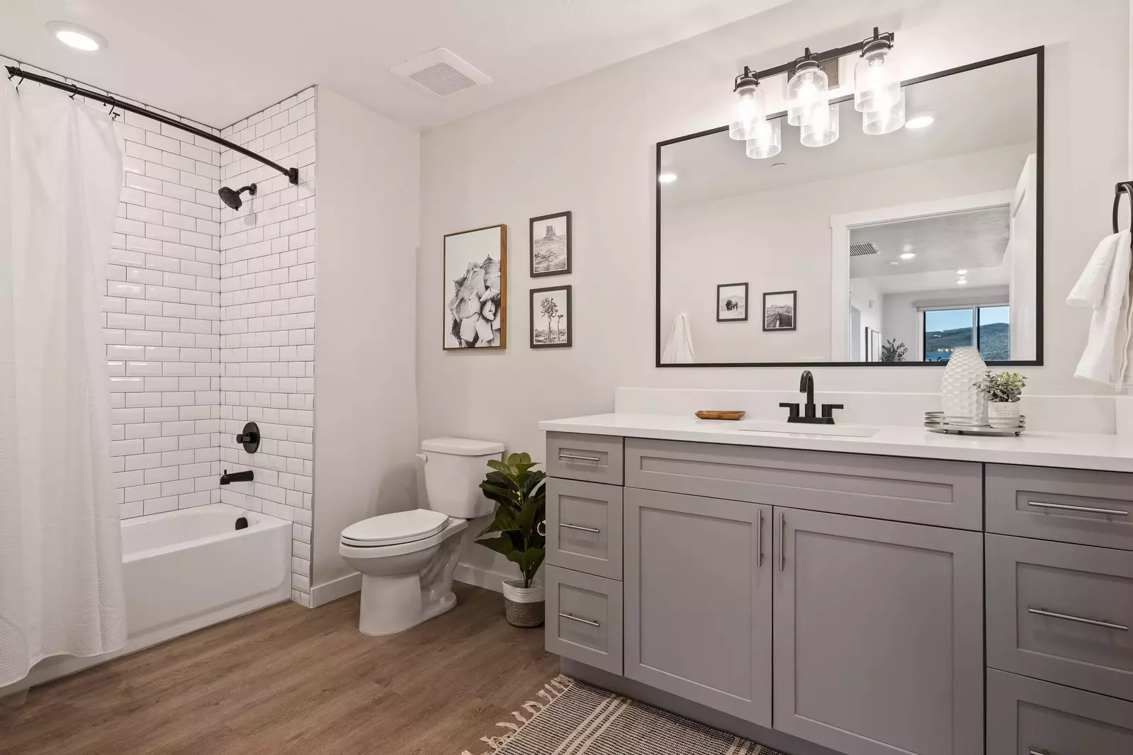 Full Bathroom