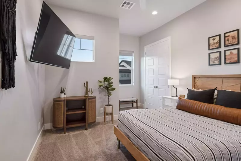 Queen Bedroom