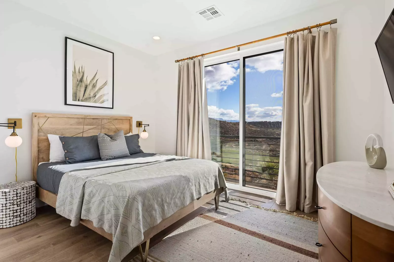 Queen Bedroom