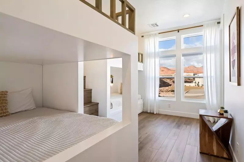 1 Twin/Twin, 1 Queen/Queen, 1Twin Trundle Bunkroom