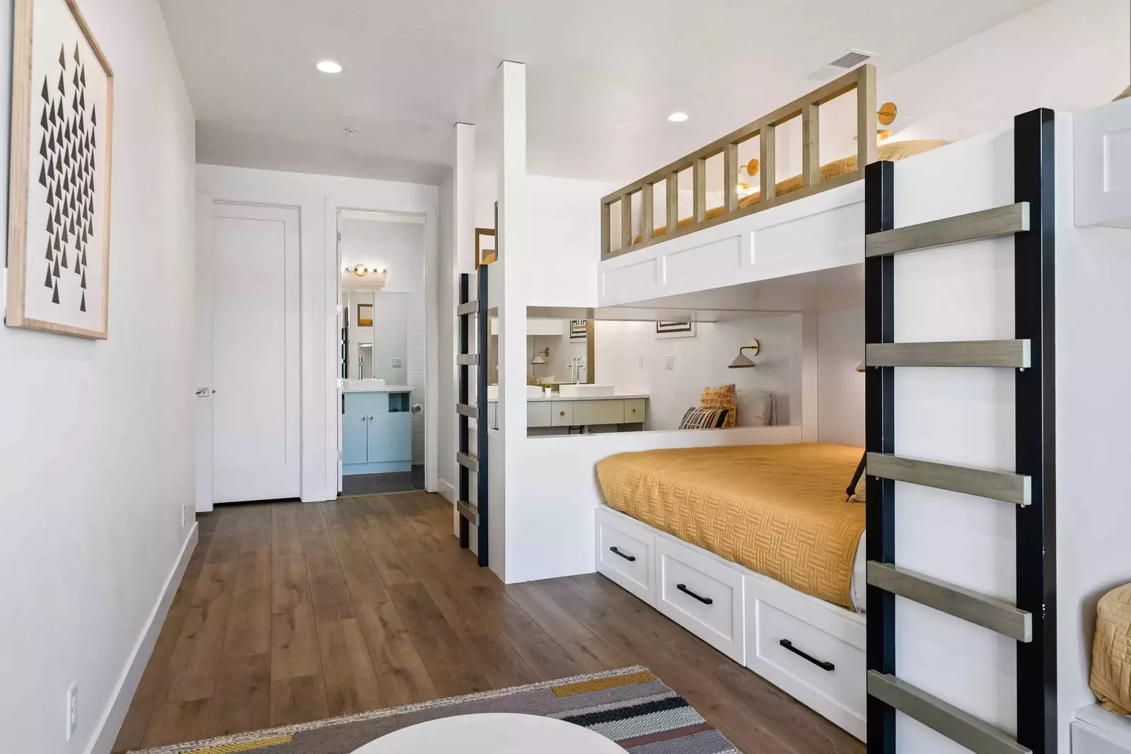 2 Queen/Queen, Twin/Twin Bunkroom