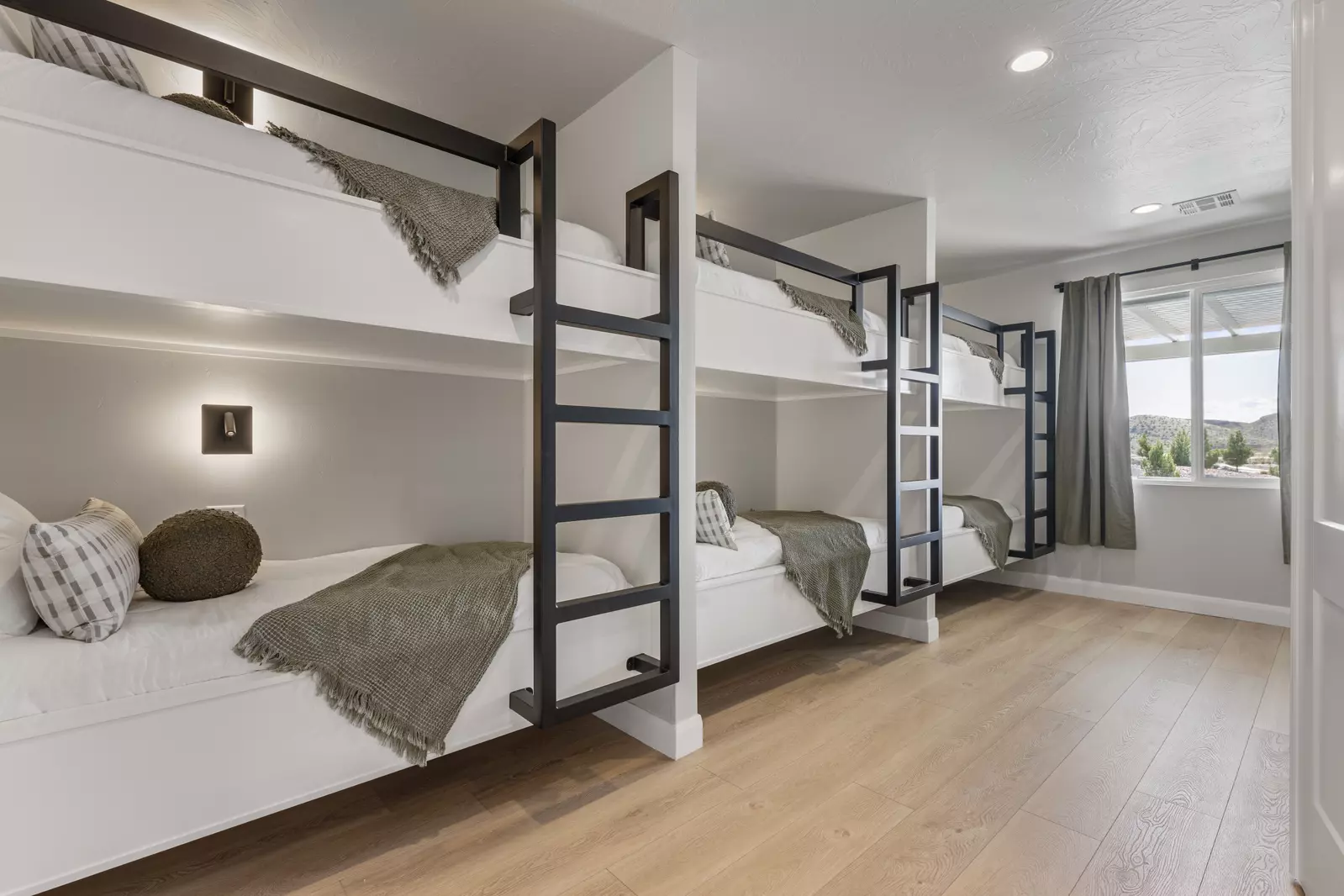 3 - T/T Bunk Room