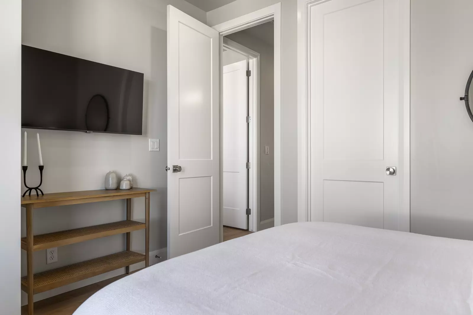 Full Bedroom