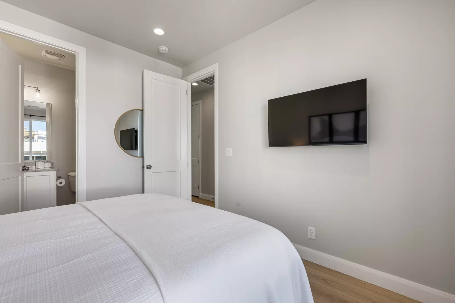 Queen Bedroom