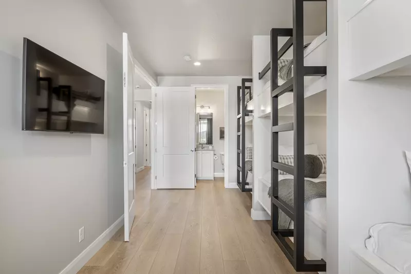 3 - T/T Bunk Room