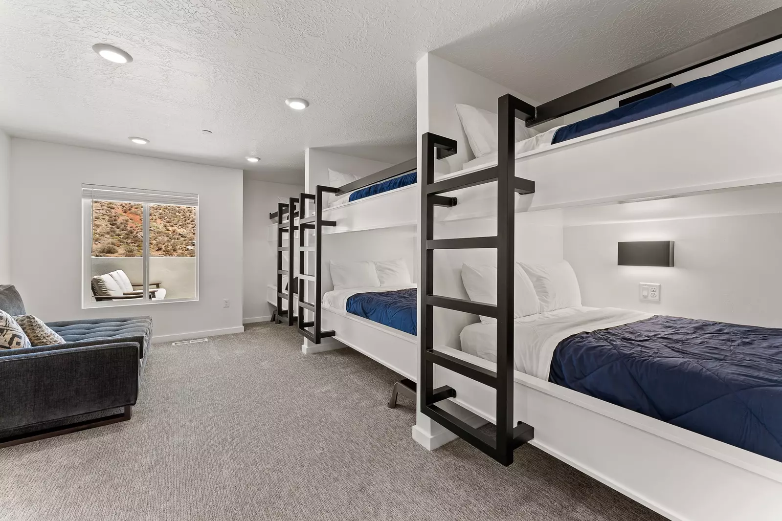 3rd Level Bunk Room (3 Double / Double Bunks)