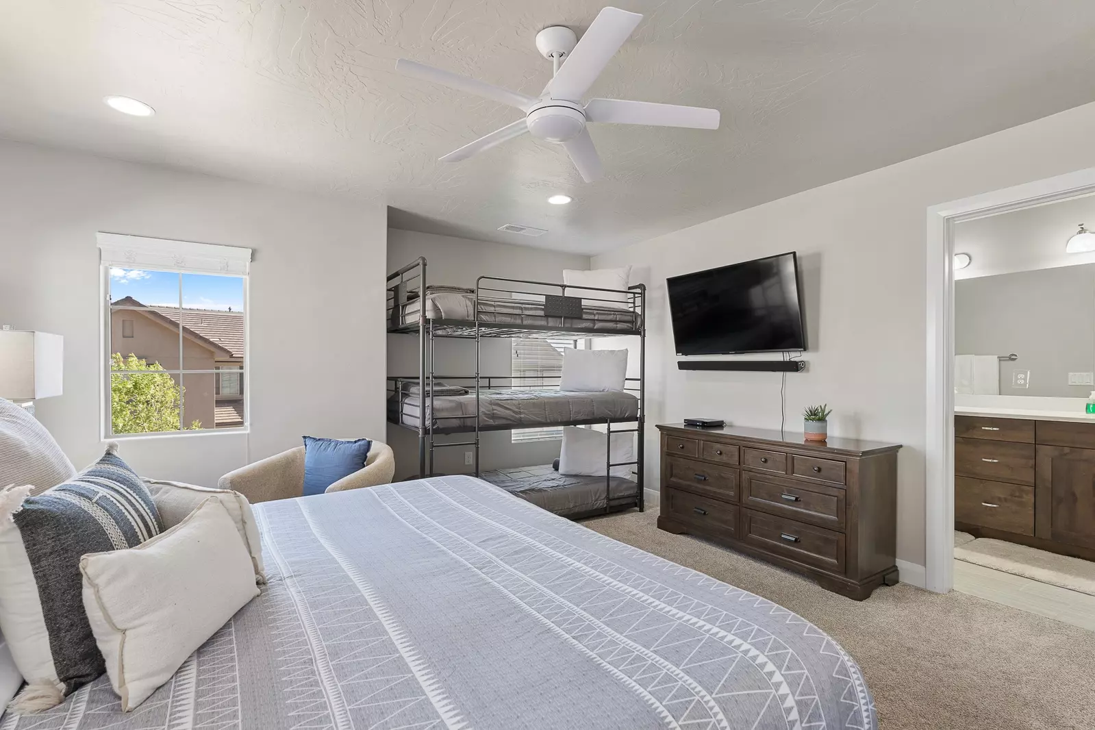 Twin / Twin / Twin Bunk and King Bed