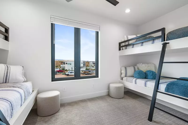 Bunk room - 1 T/Q, 4 T/T