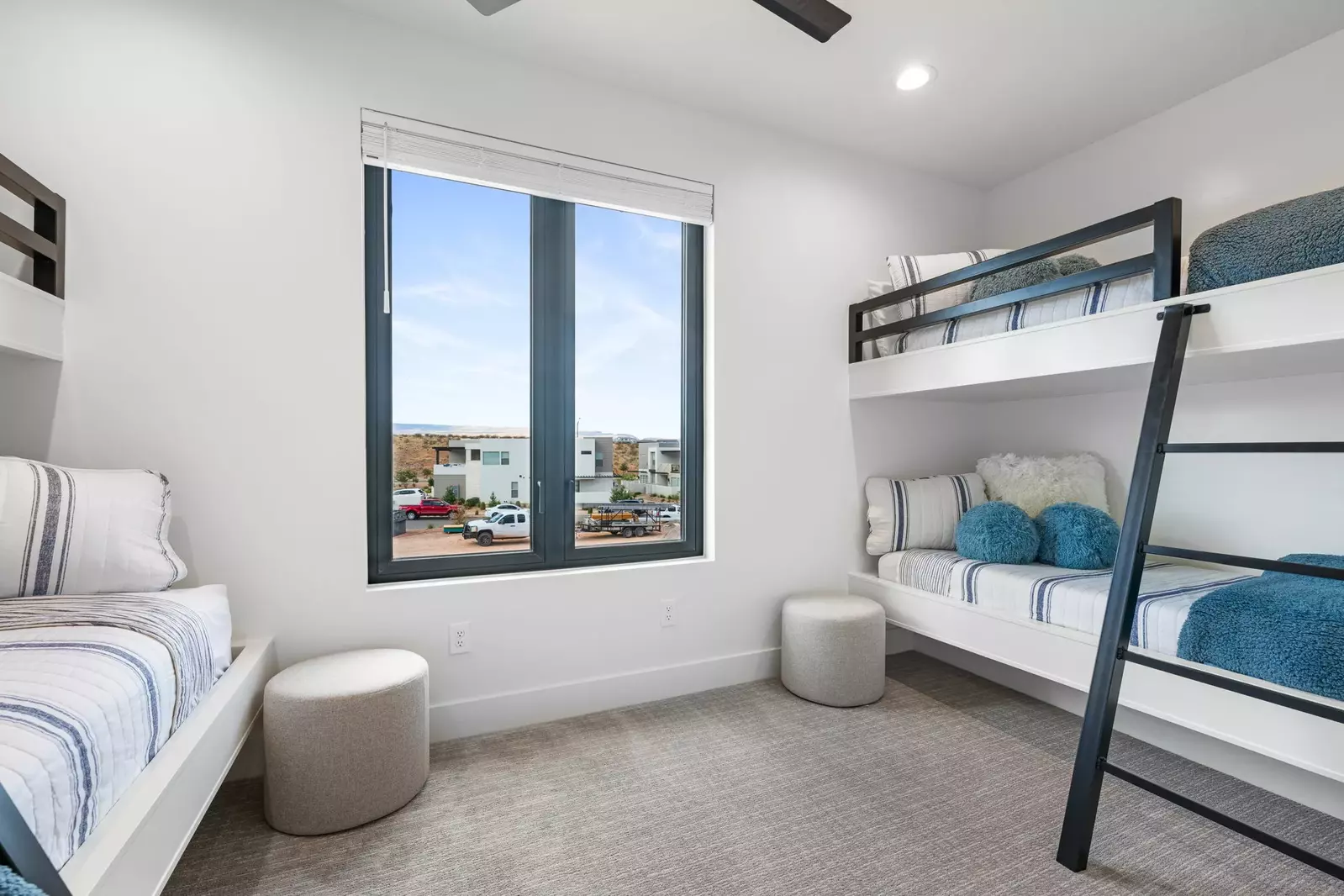 Bunk room - 1 T/Q, 4 T/T