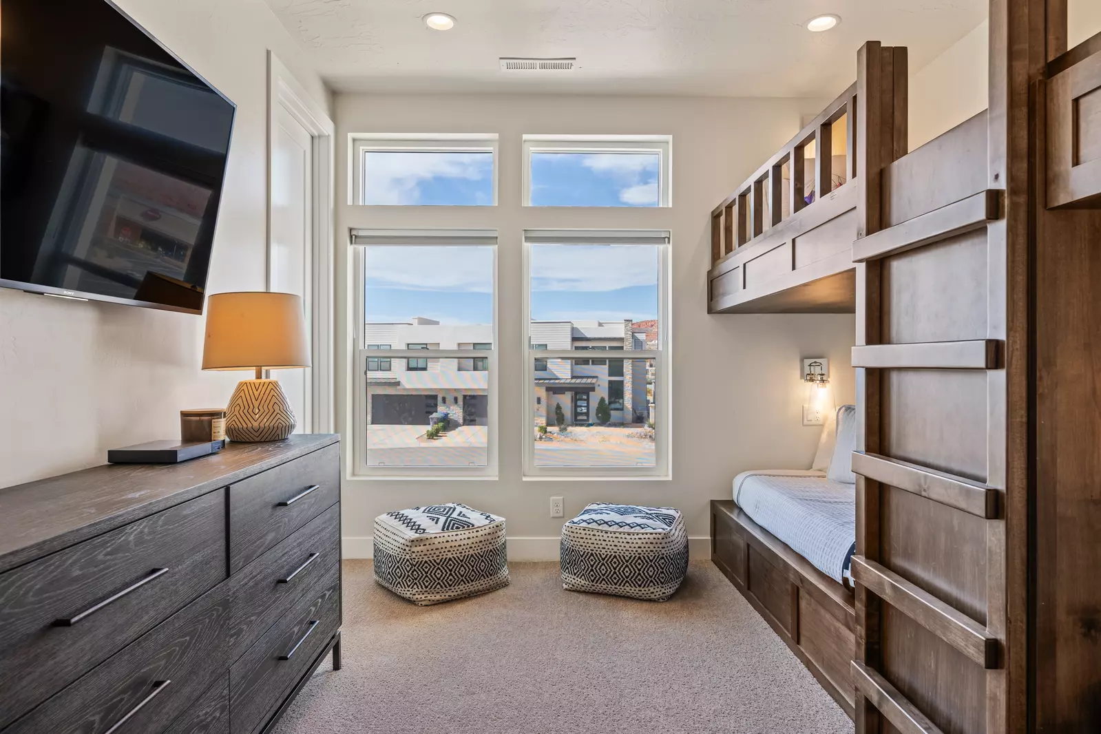 2 Twin/Twin Bunks / Attached Bath