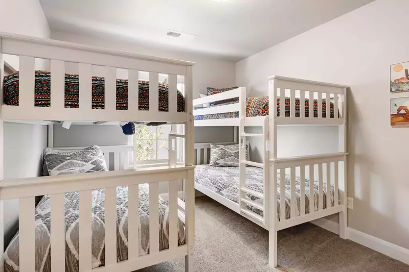 Twin/Twin Bunk Room