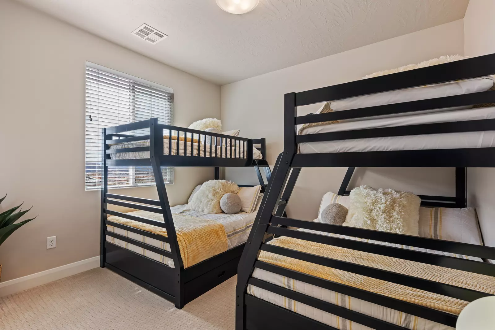 Twin/Full Bunks