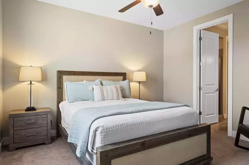 Queen Bedroom #76