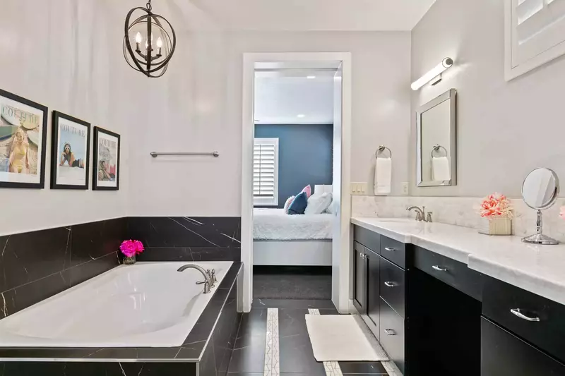 Bathroom Suite #75