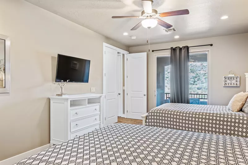 Queen Bedroom