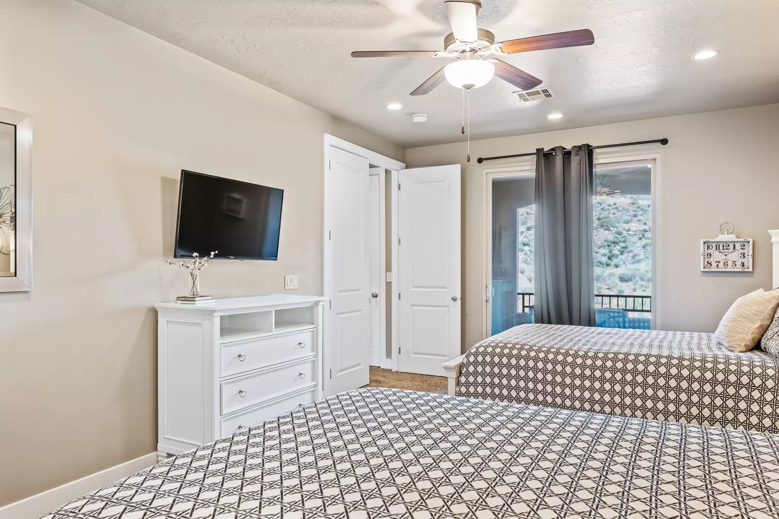 Queen Bedroom