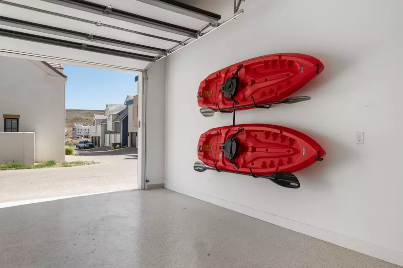 2 Kayaks