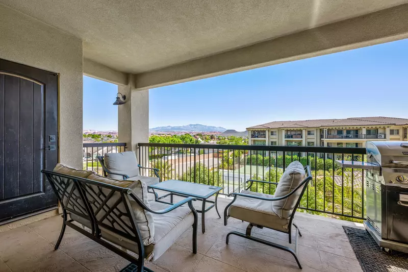 Balcony with Grill