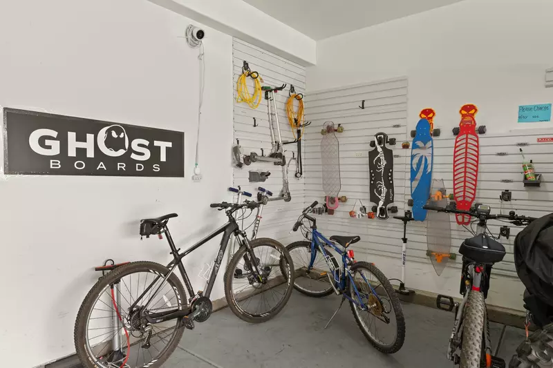House 1 Garage