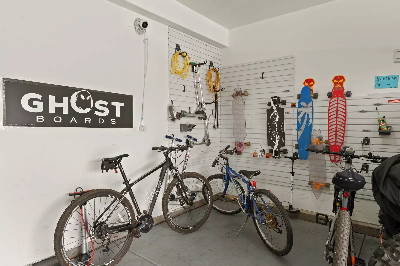 House 1 Garage