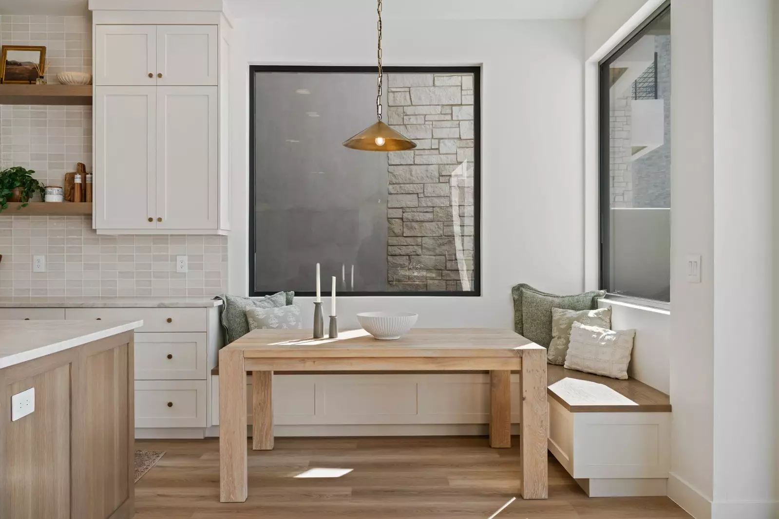 Dining Nook - Fully Equipped Kitchen