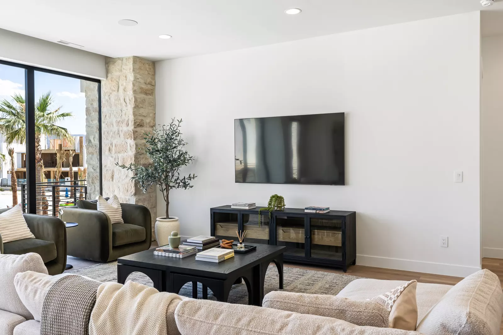 2nd Living Room