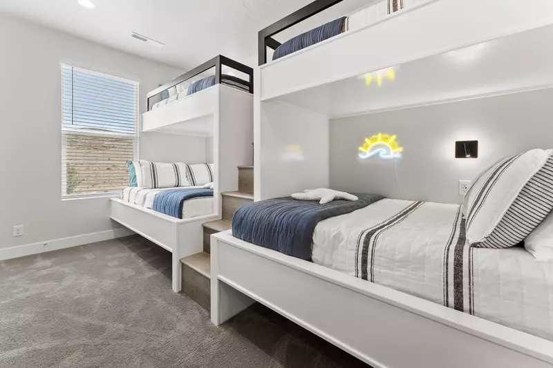 2 Twin / Double Bunk Room